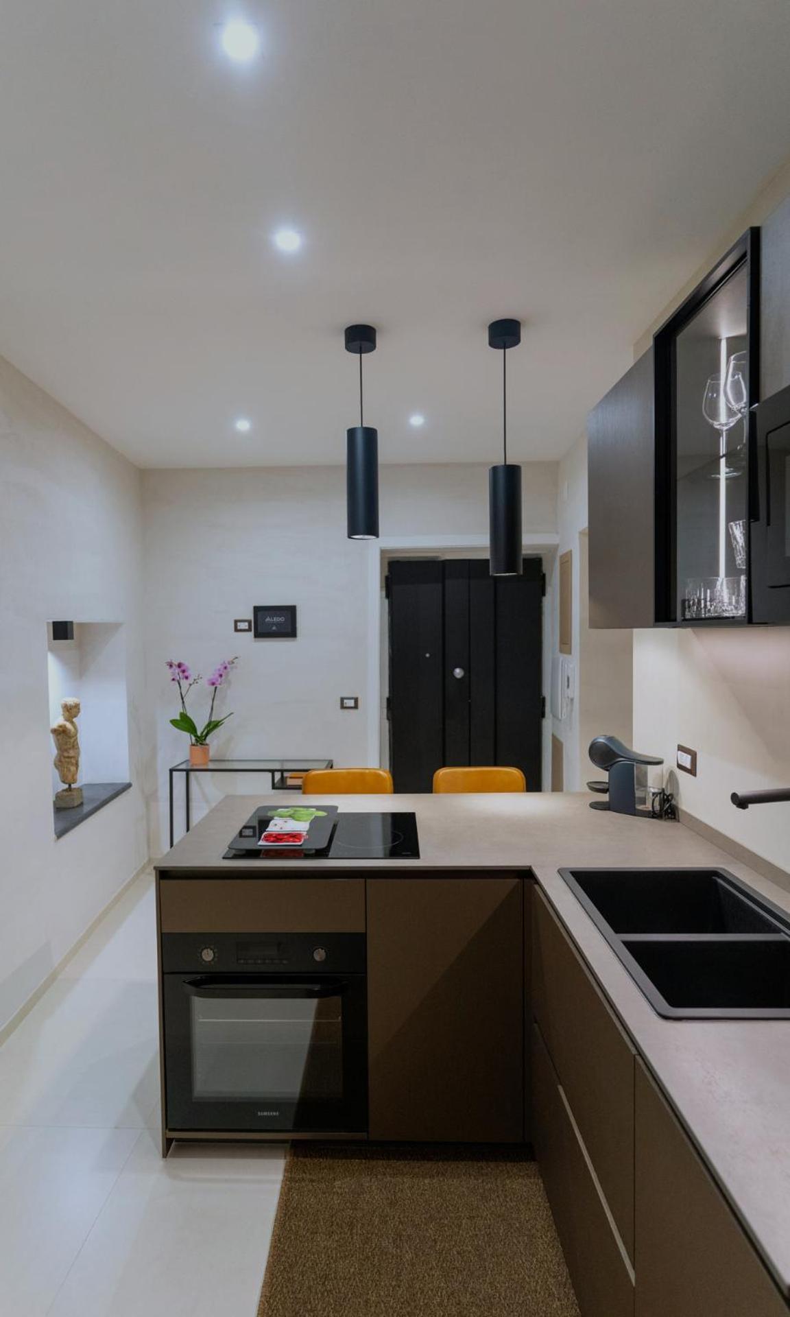 Aledo Boutique Apartments Неаполь Экстерьер фото