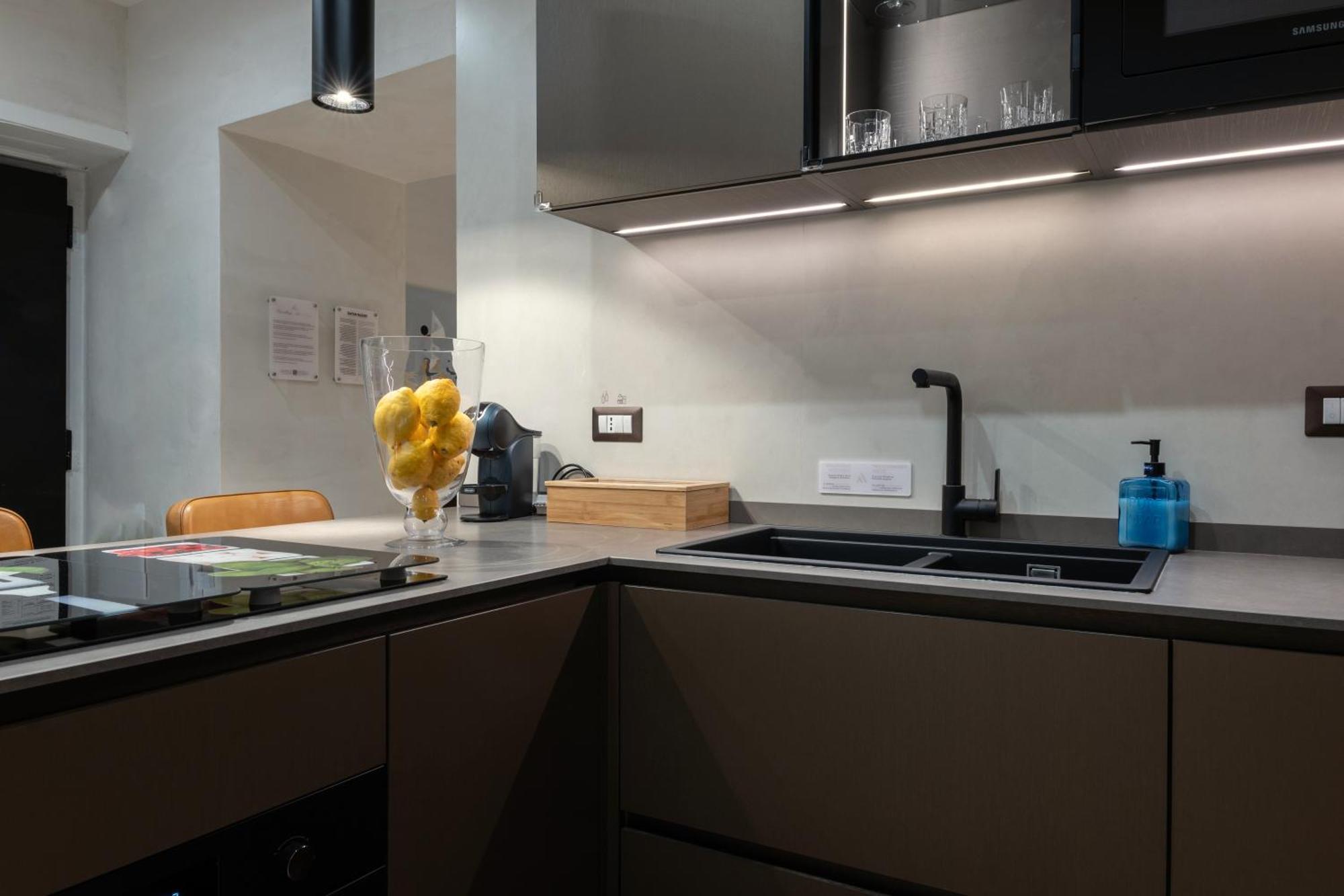 Aledo Boutique Apartments Неаполь Экстерьер фото